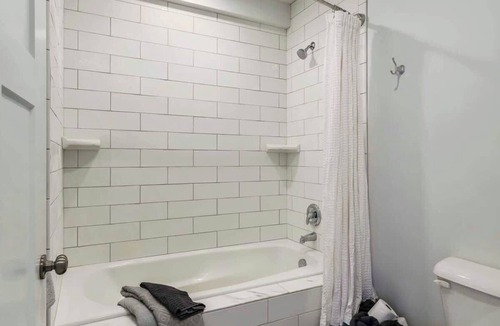 Parkville Apartment | Relax and Unwind Downtown Local Shops King Bed