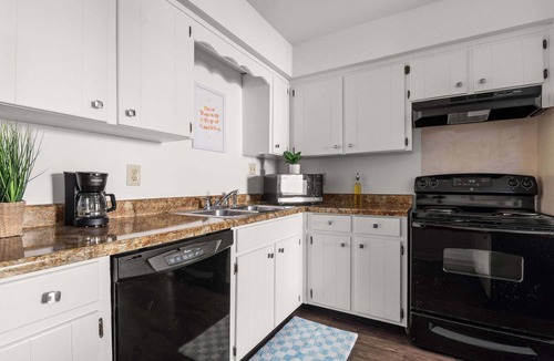 Music Row Condo | Relax and Unwind on Music Row