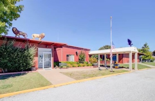 Drumright House | Relax and Unwind! Pets Allowed, Free Parking, Near Western Heritage Museum