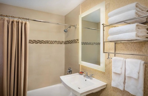Central Mission Beach Hotel | Relax and Unwind! Resort King, Bahia Resort Hotel, Private Beach