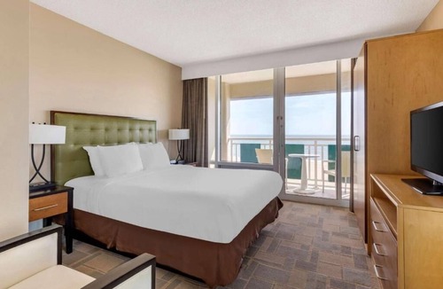 Northeast Virginia Beach Hotel | Relax at 4 Oceanfront Units | Modern Beachfront Stay with Amazing Views