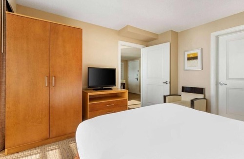 Northeast Virginia Beach Hotel | Relax at 4 Oceanfront Units | Modern Beachfront Stay with Amazing Views