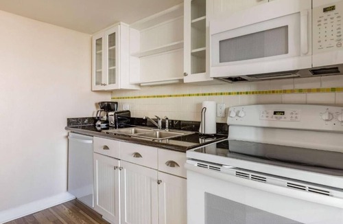 Northeast Virginia Beach Hotel | Relax at 4 Oceanfront Units | Modern Beachfront Stay with Amazing Views