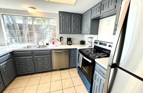 Richardson House | Relax at ARVADA Home – Family-Friendly 4 BR Oasis Near Dallas