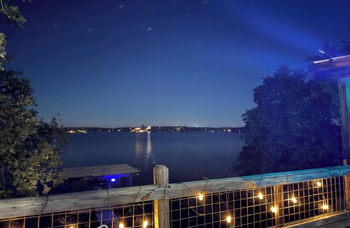 Bowie House | Relax at Cap's Cabin on Amon G Carter lake. 3/2 home w/hot tub, and boat dock
