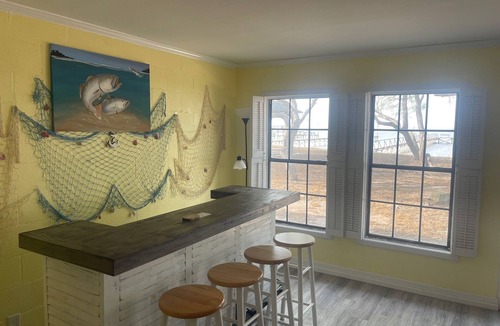 Riviera House | Relax At Our Baffin Bay Retreat On The Water