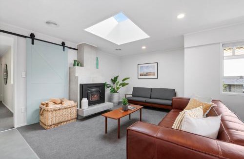 Richmond Heights House | Relax at Richmond Heights