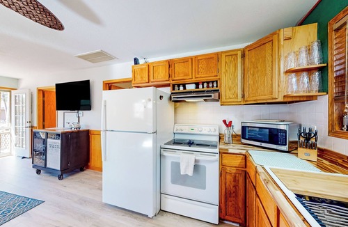 Eagle Rock House | Relax at 'The Cove' Waterfront Getaway