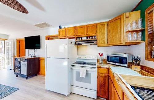 Eagle Rock House | Relax at 'The Cove' Waterfront Getaway