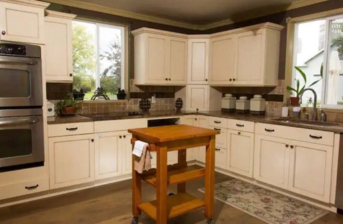 Avon House | Relax at The Farmhouse at Kindred Ground