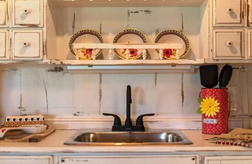 Rudy Cabin | Relax at The Happy Hound – Charming Cabin Surrounded by Nature