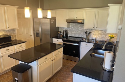 Helotes House | Relax at the Riverbank Pass!