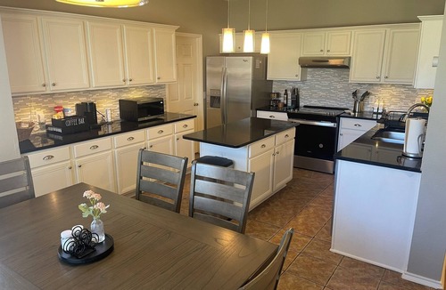 Helotes House | Relax at the Riverbank Pass!