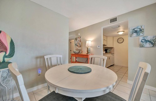 Bayview Condo | Relax Beachside! Tropical Resort Amenities 1B1B