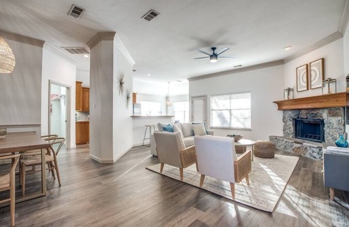 Little Elm House | Relax by fire pit - Walk to Lake