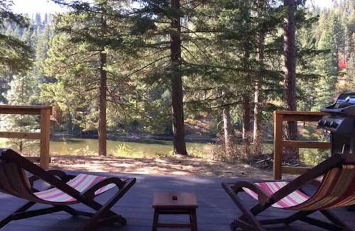 Plain House | Relax by the beautiful Wenatchee River!