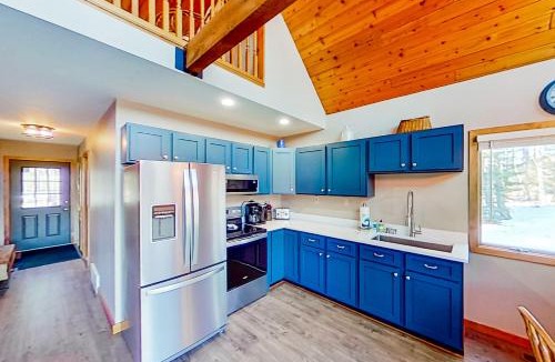 Thompsonville House | Relax by the River