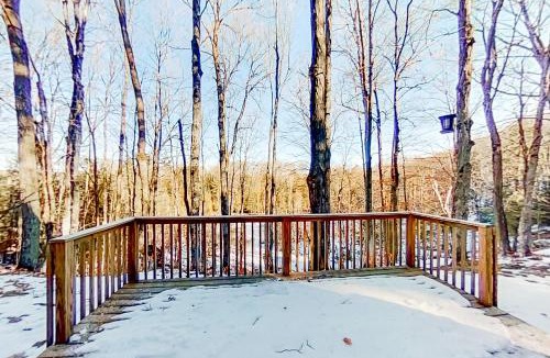 Thompsonville House | Relax by the River