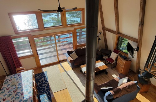 Redwood Cottage | Relax, Enjoy and Unwind on the Lake at Goose Bay Cottage - Pet Friendly!