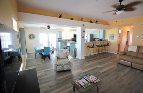 Rockport House | Relax/enjoy coastal views/breezes