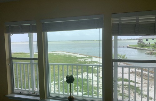 Rockport House | Relax/enjoy coastal views/breezes