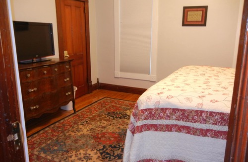 Nashua House | Relax, enjoy the view, get away from it all at Cedar Lake, Nashua, IA!