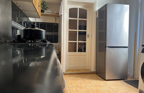 Marlborough House | Relax & Explore– 3bed Home with Easy London Access