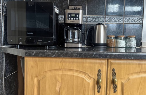 Marlborough House | Relax & Explore– 3bed Home with Easy London Access