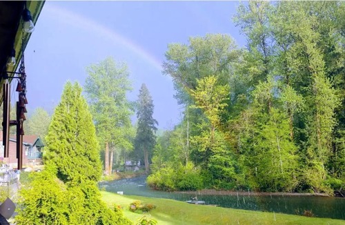 Hobart House | Relax & Explore the PNW