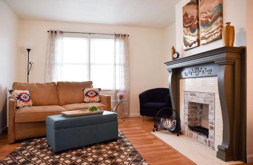 South Hills House | Relax & Feel At Home During Your Pittsburgh Stay