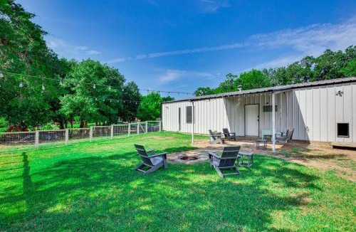 Midlothian House | Relax Fireside: Dog-Friendly Home in Midlothian!