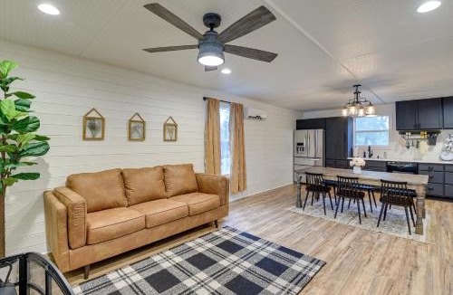 Midlothian House | Relax Fireside: Dog-Friendly Home in Midlothian!