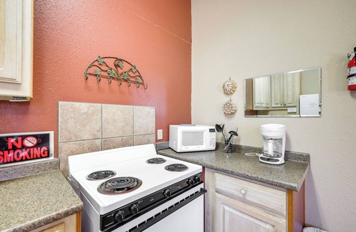 Whitney Apartment | Relax Fireside! Lake Whitney Studio 2 Mi to Marina