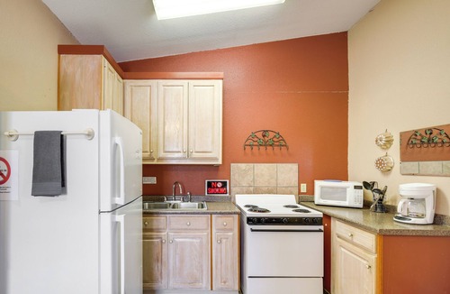 Whitney Apartment | Relax Fireside! Lake Whitney Studio 2 Mi to Marina