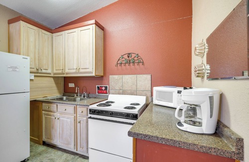 Whitney Apartment | Relax Fireside! Lake Whitney Studio 2 Mi to Marina