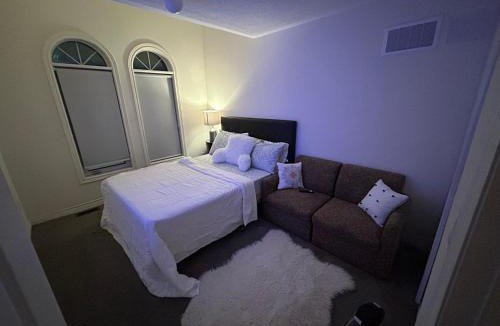 Durham Region House | Relax Guest House