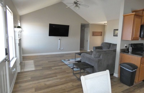 Jacksonville House | Relax in a 3 bedroom 2 bath comfortable house