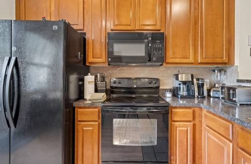 Crestwynd Bay House | Relax in a Charming 3BD Home BBQ