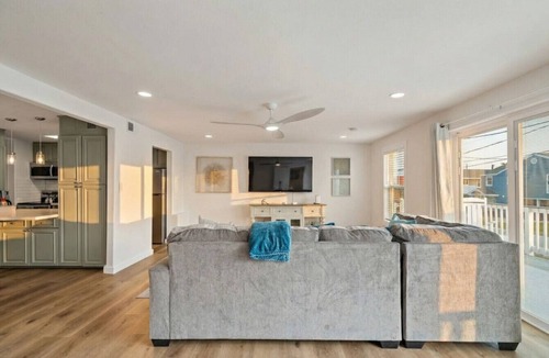 Bermuda Beach House | Relax in Beachside Comfort with Stunning Views