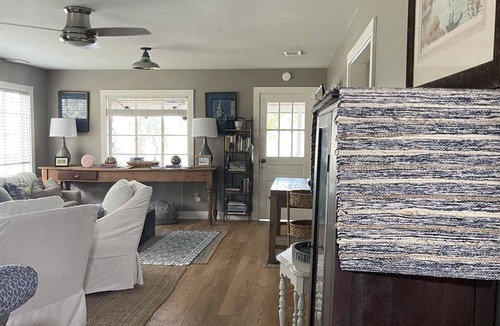 Edisto Island Cottage | Relax in cozy cottage on the creek in Edisto!