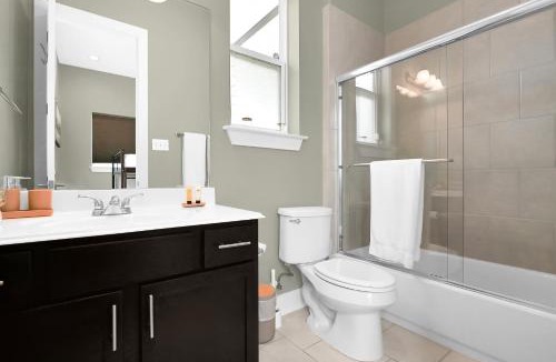 Northside House | Relax in HTX POOL,15ppl,4br,4b