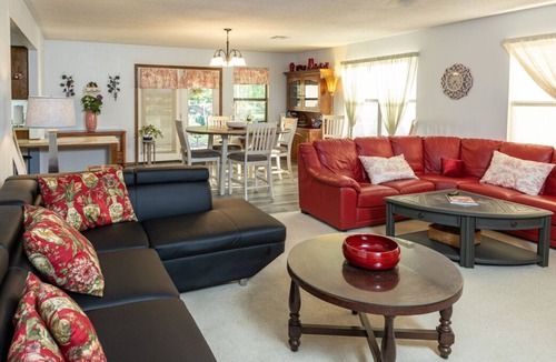 Checotah House | Relax in Quiet Comfort during Fun Weekend around Lake Eufaula