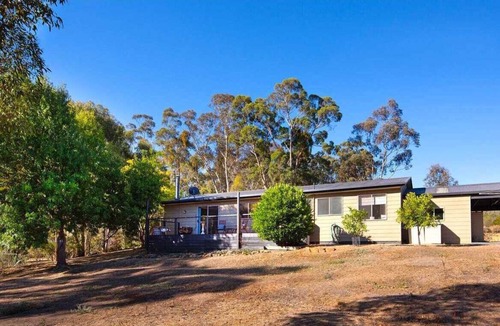 Fryerstown House | Relax in rural retreat