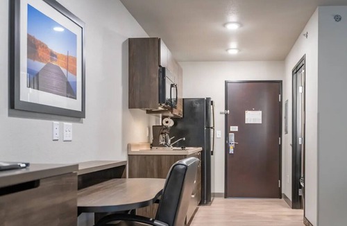 Medford Hotel | Relax in Spacious Room with Kitchen & Clean Atmosphere