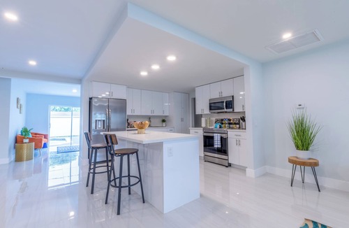 Margate House | Relax in Style: Private Pool Escape Near Casino
