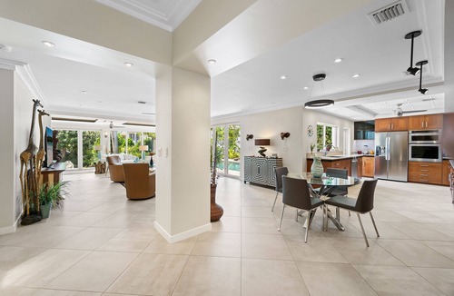 Nurmi Isles House | Relax in Style. Walk to Ft Lauderdale Beach & World Class shops at Las Olas Blvd