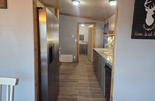 Bowie House | Relax in the wilderness at Bowie Acres