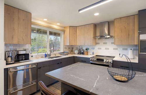 Harlow House | Relax in the Zen Den, a cozy 2-bedroom retreat near Autzen and downtown Eugene.