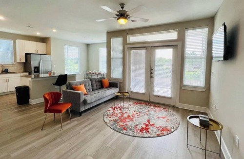 Addicks Apartment | Relax in this Cozy 2BR in the Heart of Houston w/ a Pool
