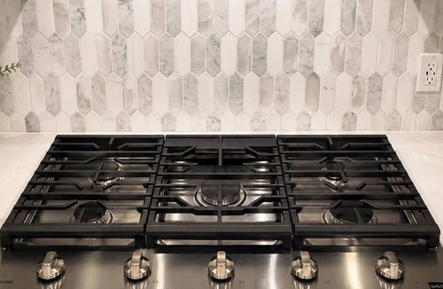 Yukon House | Relax in this modern new 2026 home - quiet, and clean with easy highway access